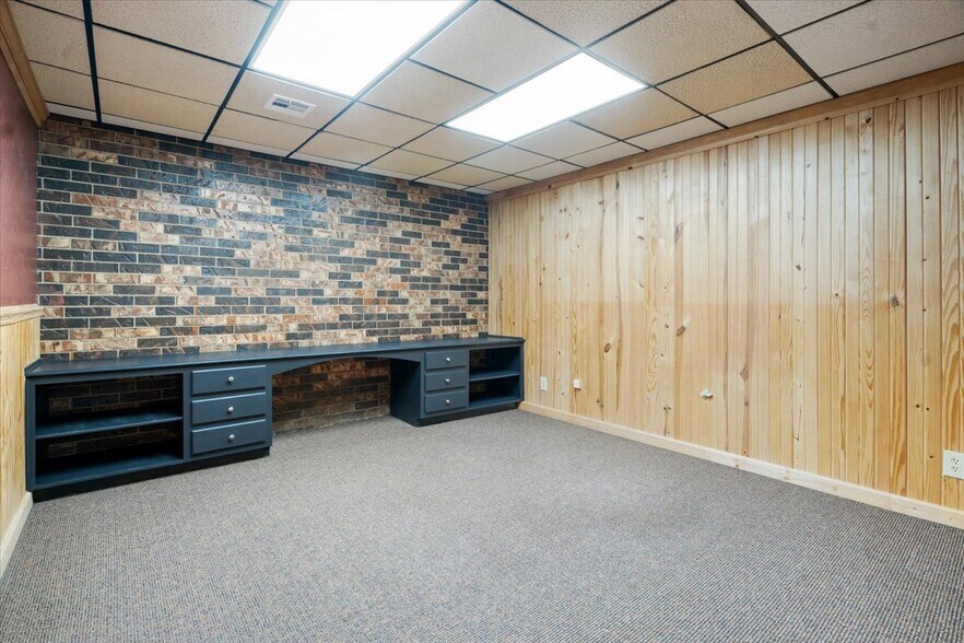 More Photos Of 411 W 1st St, Claremore Office For Sale