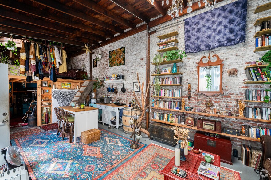 More Photos Of 1200 24th St, Oakland Warehouse For Sale