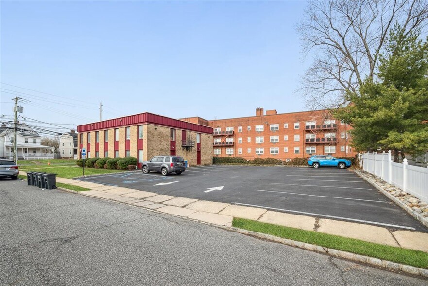 More Photos Of 1 Eastern Ave, Somerville Office For Sale