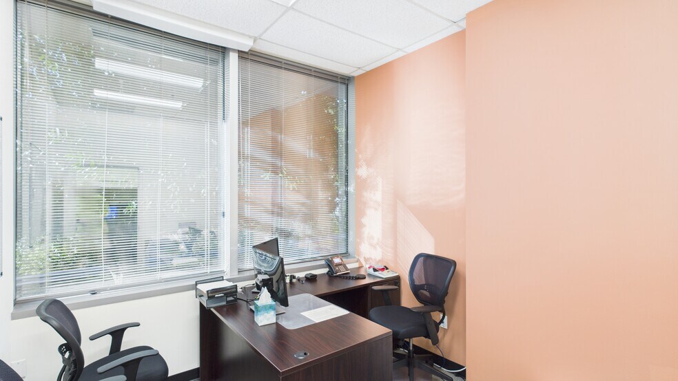 More Photos Of 14012-14018 Sullyfield Cir, Chantilly Medical For Lease