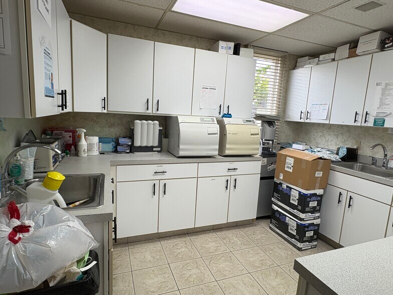 More Photos Of 309 S Chapel St, Louisville Office For Sale