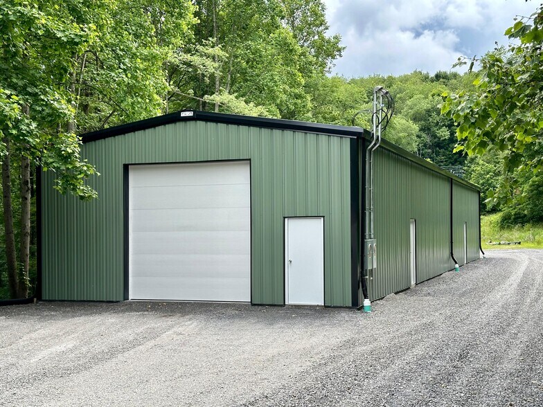 More Photos Of 15126 Veterans Memorial Hwy, Reedsville Industrial For Lease