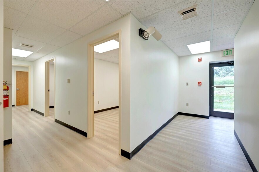 More Photos Of 1614 25th St, Bedford Medical For Lease