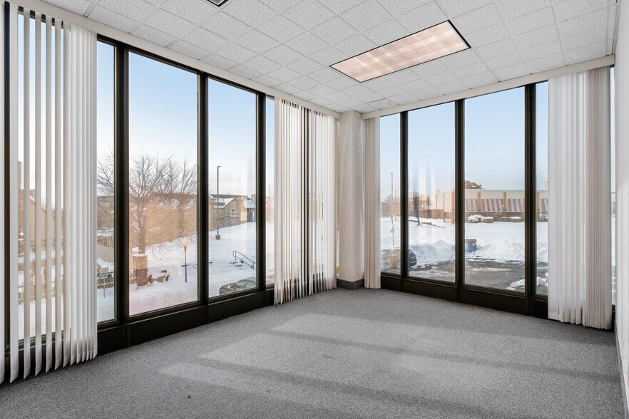 More Photos Of 2627 E Beltline Ave SE, Grand Rapids Medical For Lease