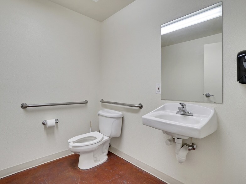 More Photos Of 1110 N 6th St, Grand Junction Carwash For Sale