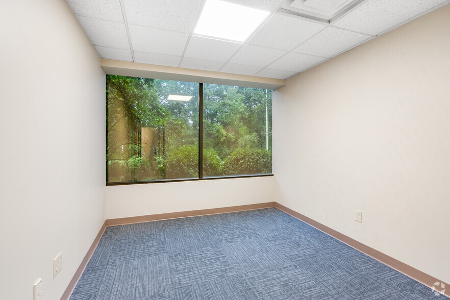 More Photos Of 609 W Johnson Ave, Cheshire Medical For Lease