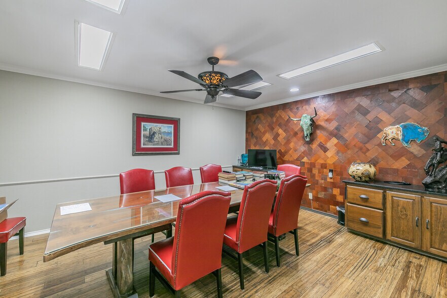 More Photos Of 3701 S University, Fort Worth Office For Sale