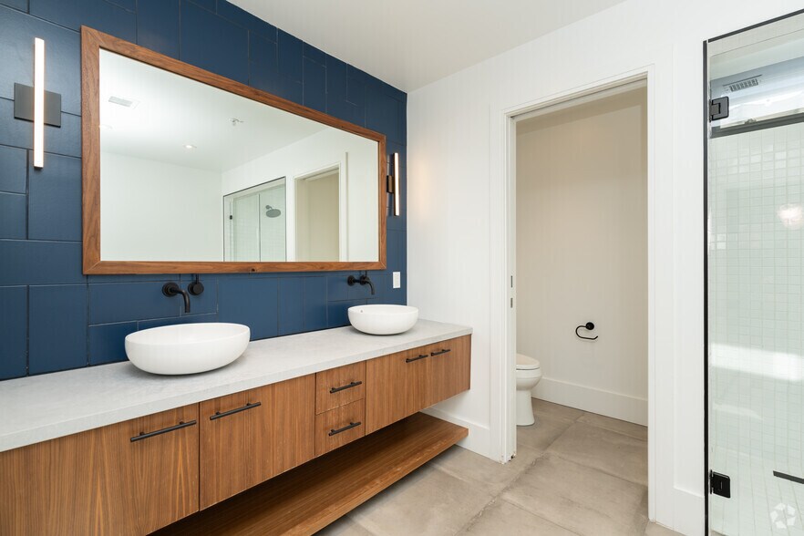 More Photos Of 330 S Cedros Ave, Solana Beach Apartments For Lease