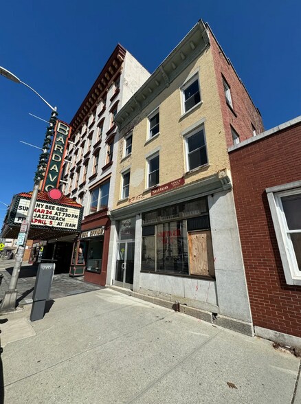 More Photos Of 39 Market St, Poughkeepsie Storefront Retail Residential For Sale