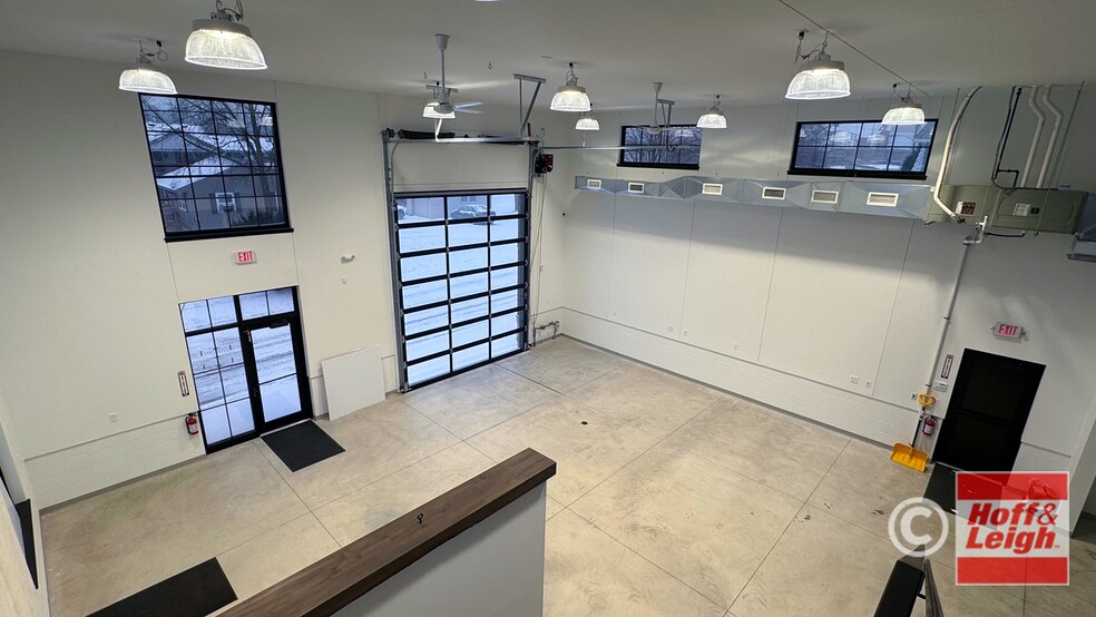 More Photos Of 402 S Elmwood Ave, Medina General Retail For Sale
