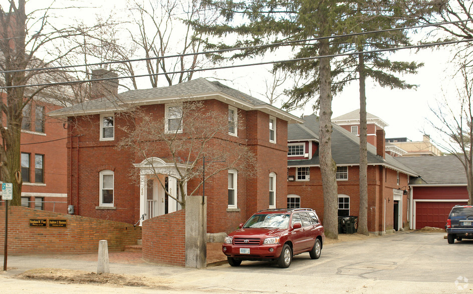 Primary Photo Of 620 Chestnut St, Manchester Medical For Lease