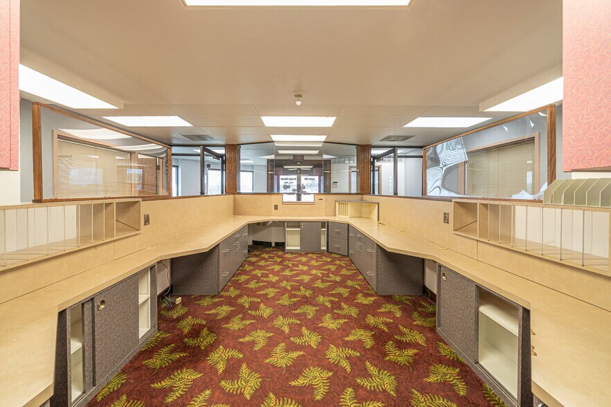 More Photos Of 1080 Caroline Dr, Washington Office For Sale