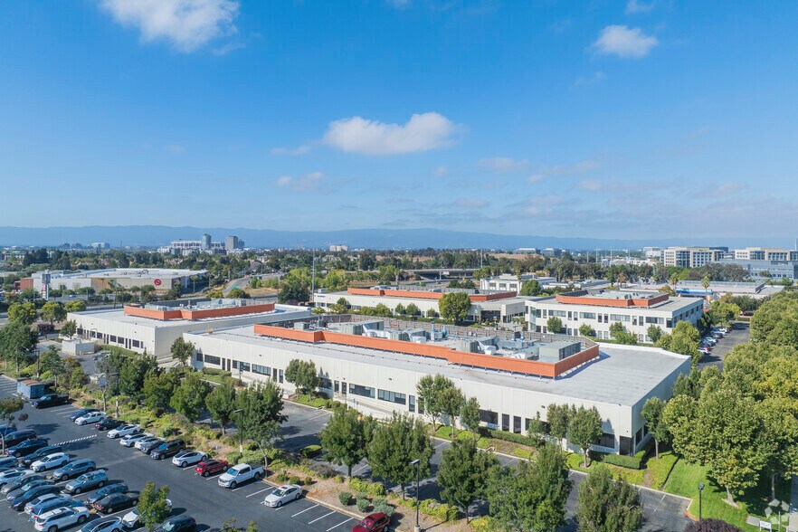 More Photos Of 140 Baytech Dr, San Jose Research And Development For Lease