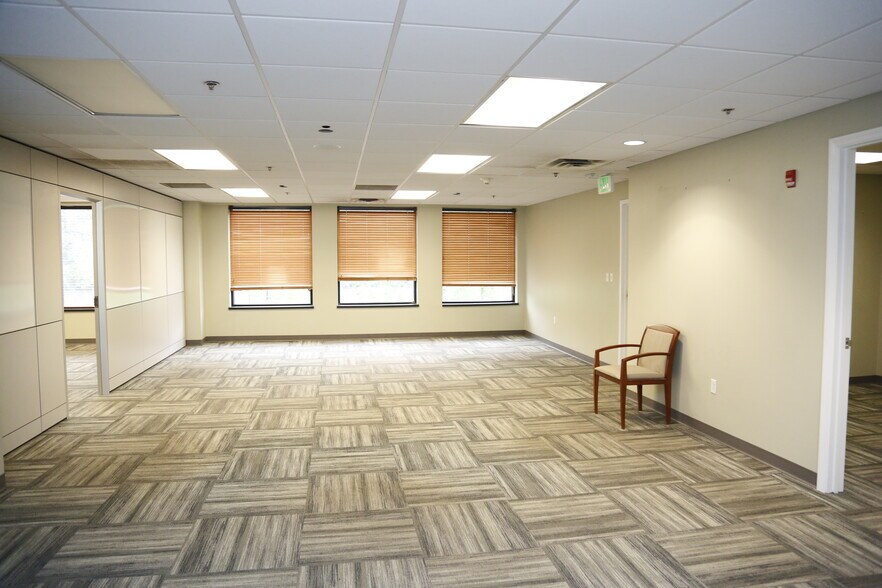 More Photos Of 215 Don Knotts Blvd, Morgantown Office For Lease