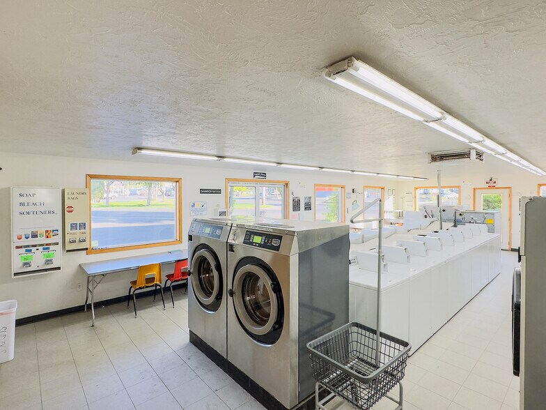 More Photos Of 1027 Linden Ave, Lewiston Carwash For Sale