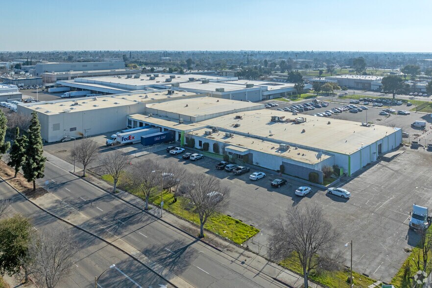 More Photos Of 1931 G St, Fresno Warehouse For Sale