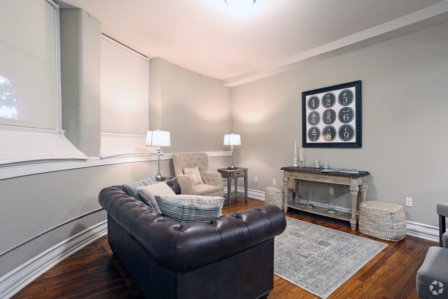 More Photos Of 300 Alexander St, Rochester Apartments For Sale