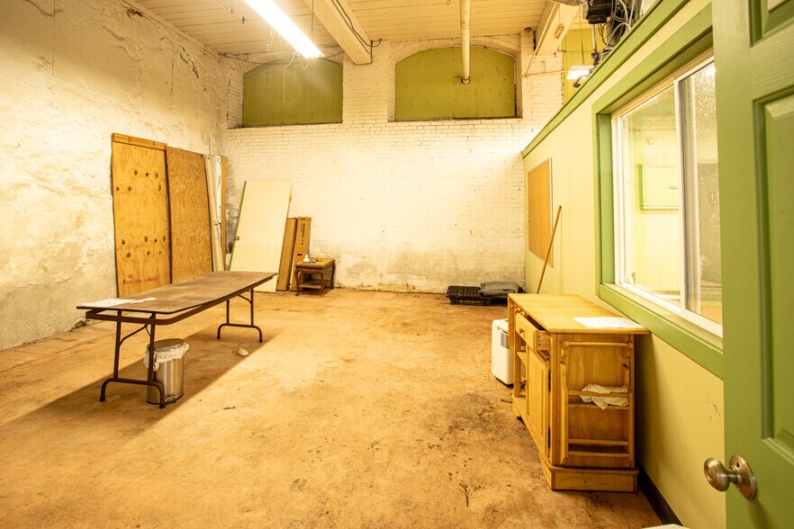 More Photos Of 15 Shaw St, Fall River Manufacturing For Lease