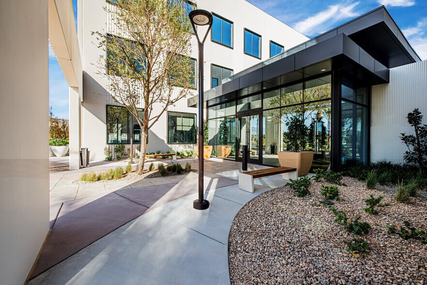 More Photos Of 1 Meridian Vista Dr, Las Vegas Unknown For Lease