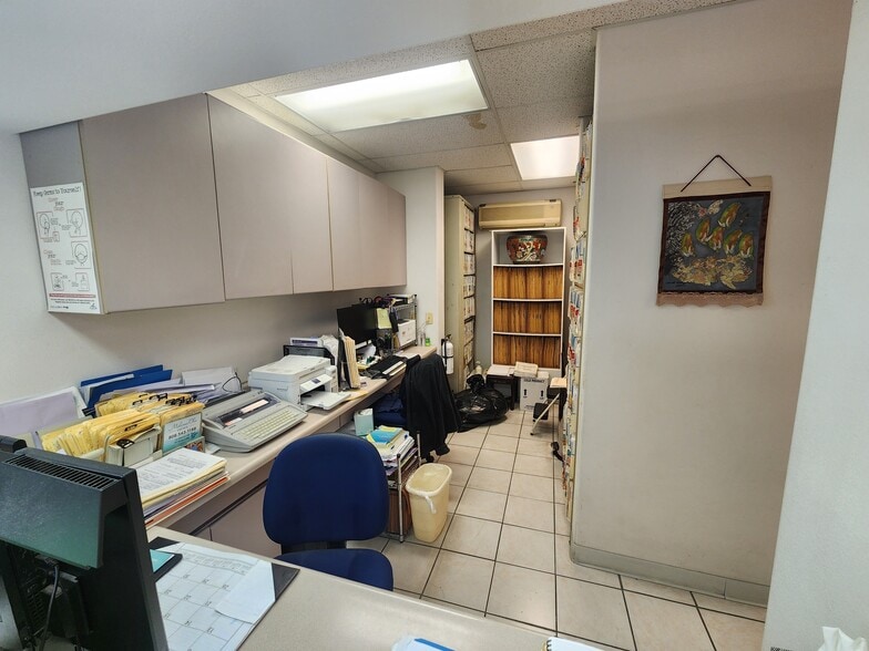 More Photos Of 1631 Liliha St, Honolulu Medical For Sale