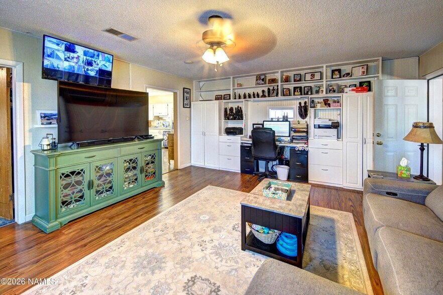 More Photos Of 2141 W 3rd St, Winslow Hotel For Sale