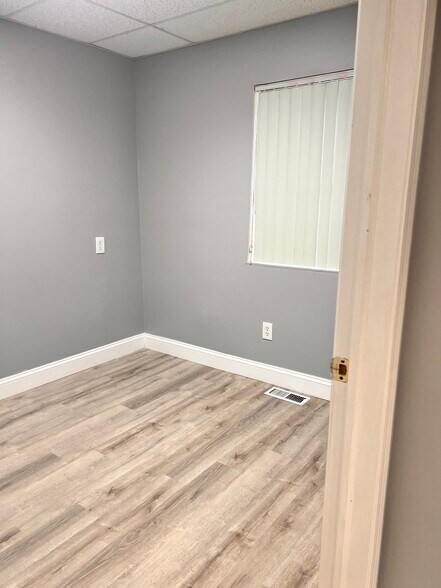 More Photos Of 233 Union Ave, Holbrook Medical For Lease