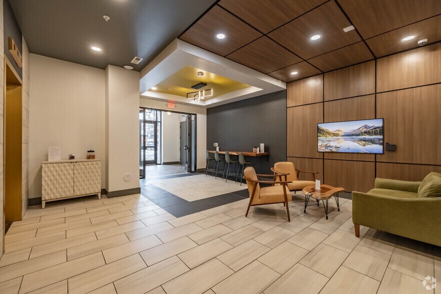 More Photos Of 830 Main St, Cincinnati Apartments For Lease