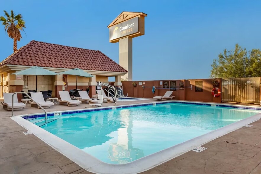 More Photos Of 2571 Fisher Blvd, Barstow Hotel For Sale