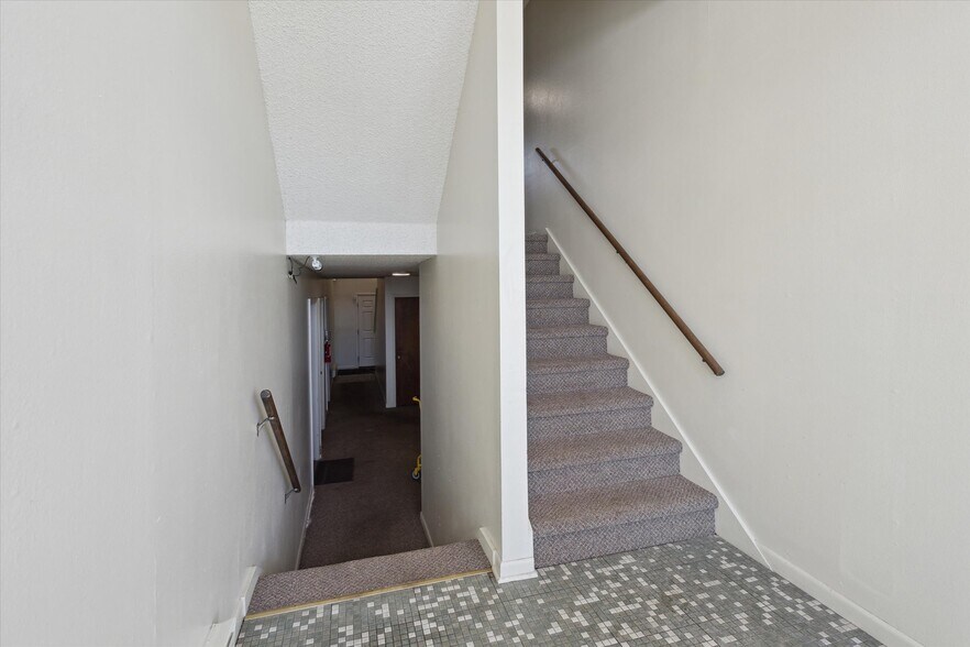 More Photos Of 4415-4425 Hull Rd, Leslie Apartments For Sale