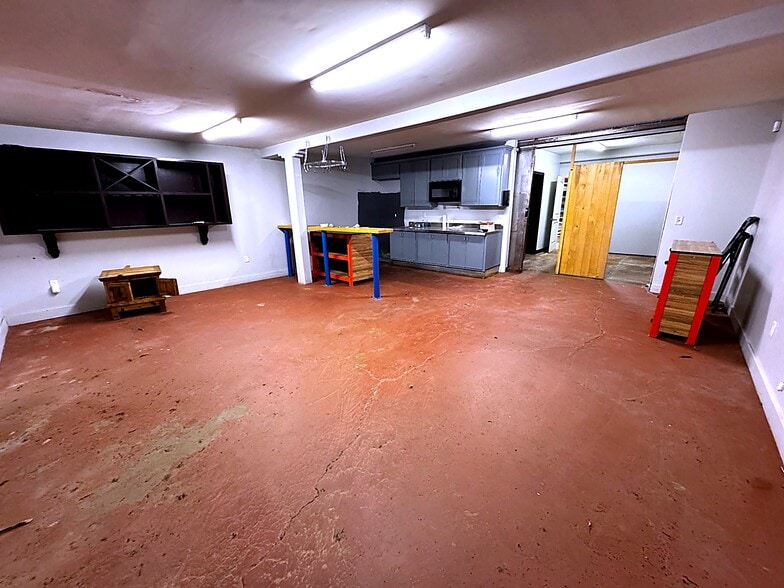 More Photos Of 11 E Jones Ave, Phoenix Warehouse For Sale