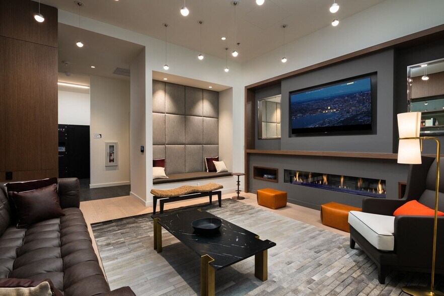 More Photos Of 910 John St, Seattle Apartments For Lease