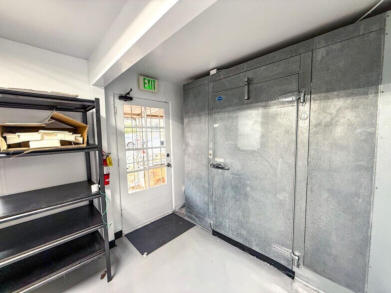 More Photos Of 132-144 S Orange Ave, El Cajon Food Processing For Lease