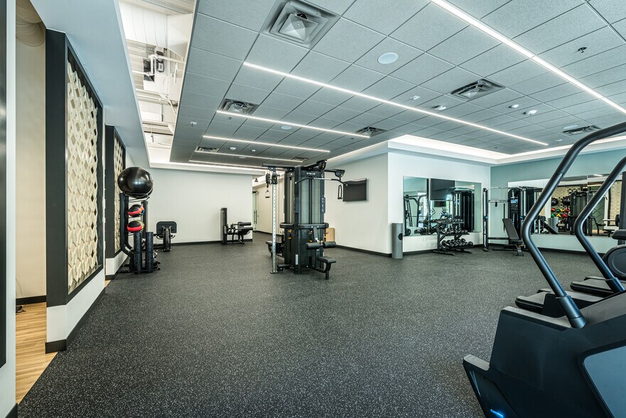 More Photos Of 8605 E Raintree Dr, Scottsdale Office For Lease