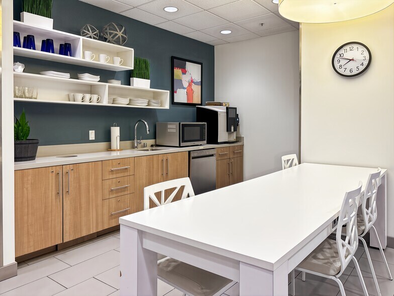 More Photos Of 303 N Glenoaks Blvd, Burbank Coworking Space