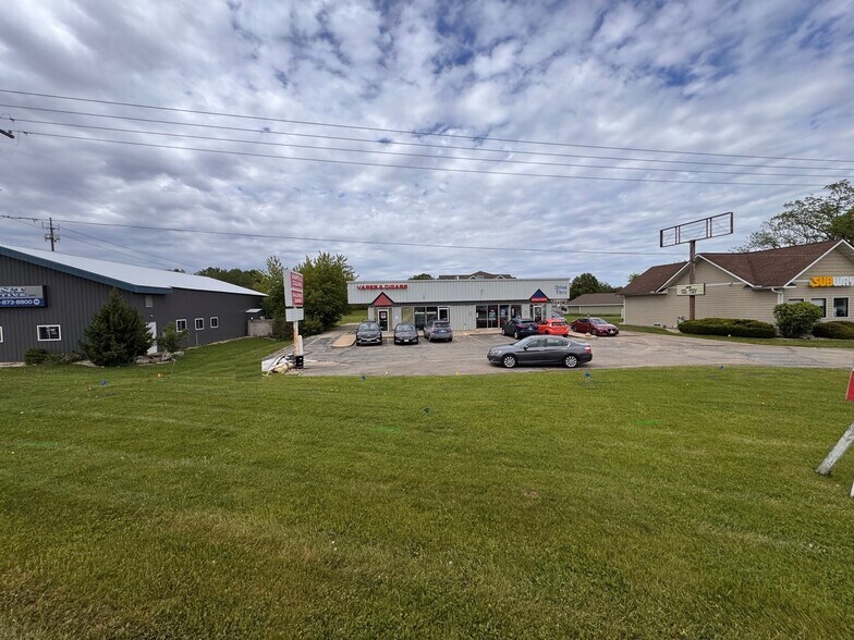 More Photos Of 1312 Hamilton St, Stoughton Freestanding For Lease