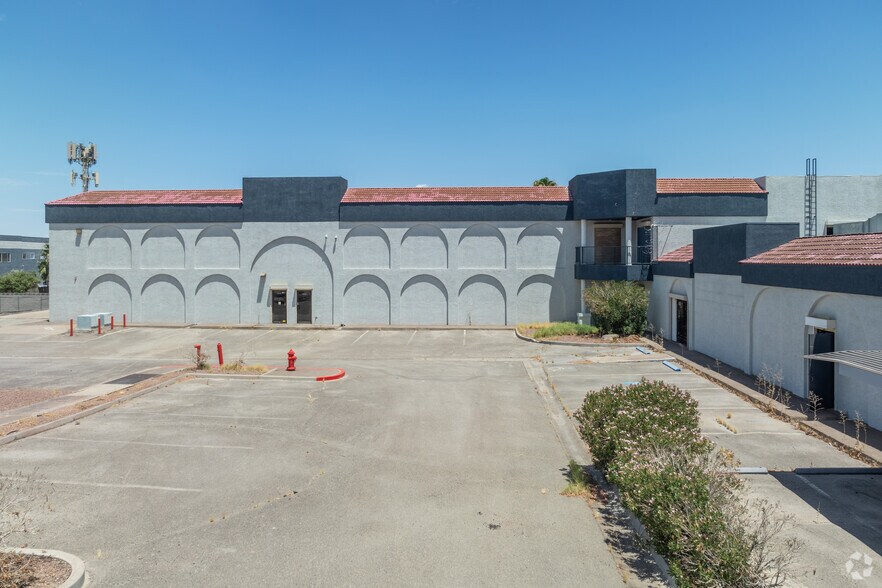 More Photos Of 1212 N Boulder Hwy, Henderson Freestanding For Lease