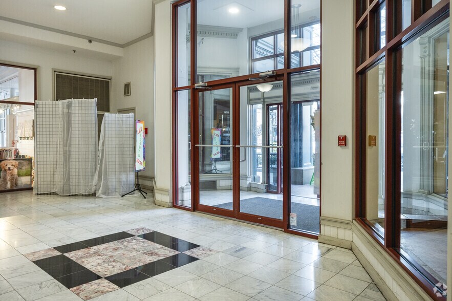 More Photos Of 200 N Main St, Greenville Office Residential For Lease