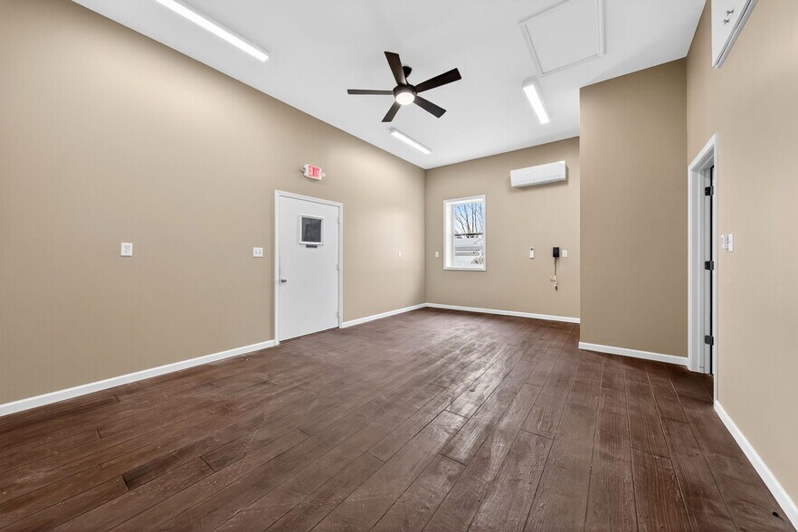 More Photos Of 114-116 E Orleans St, Pacific Office For Sale