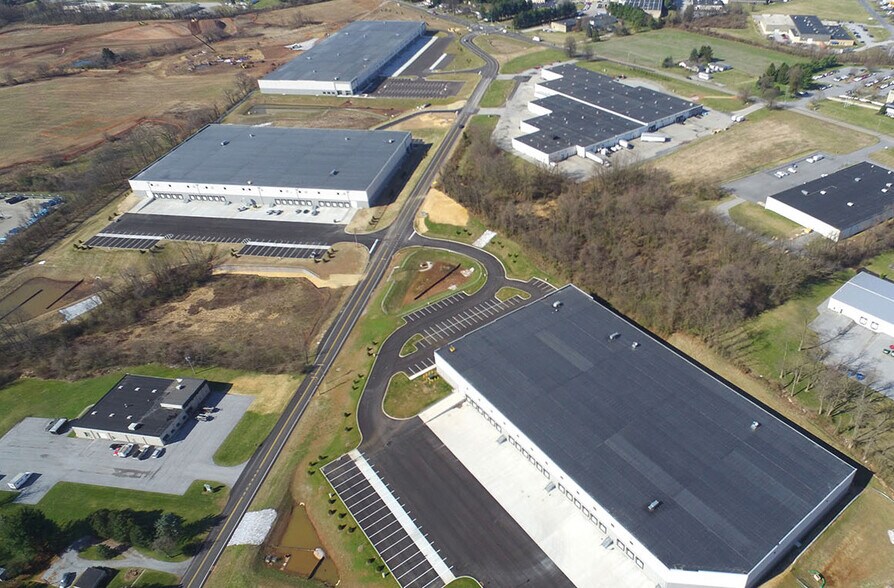 More Photos Of 165 Shady Ln, Manchester Distribution For Lease