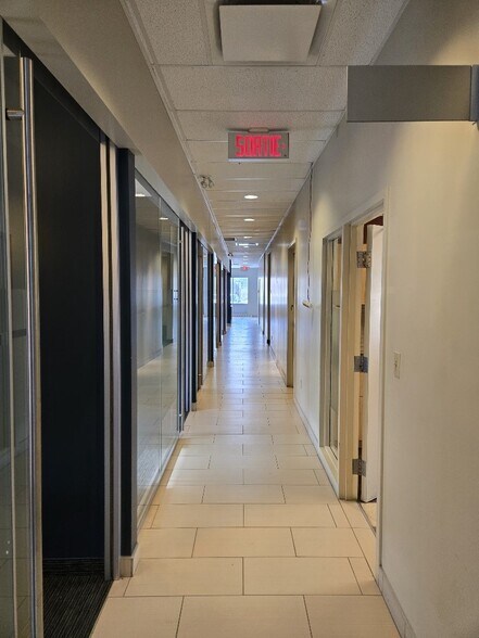 More Photos Of 218-220 Boul Labelle, Rosemère Restaurant For Lease