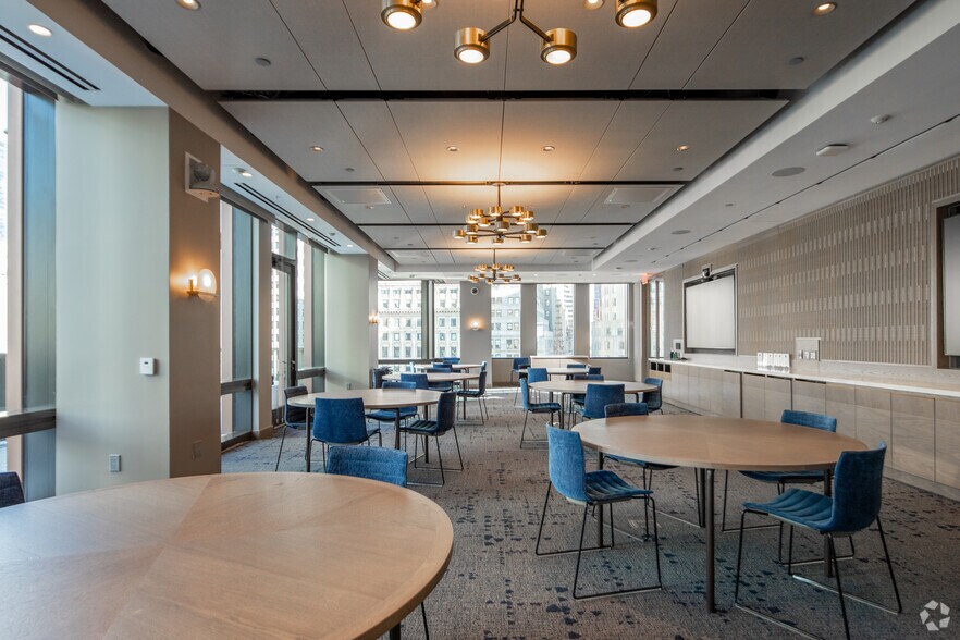 More Photos Of 107 Greenwich St, New York Office For Lease