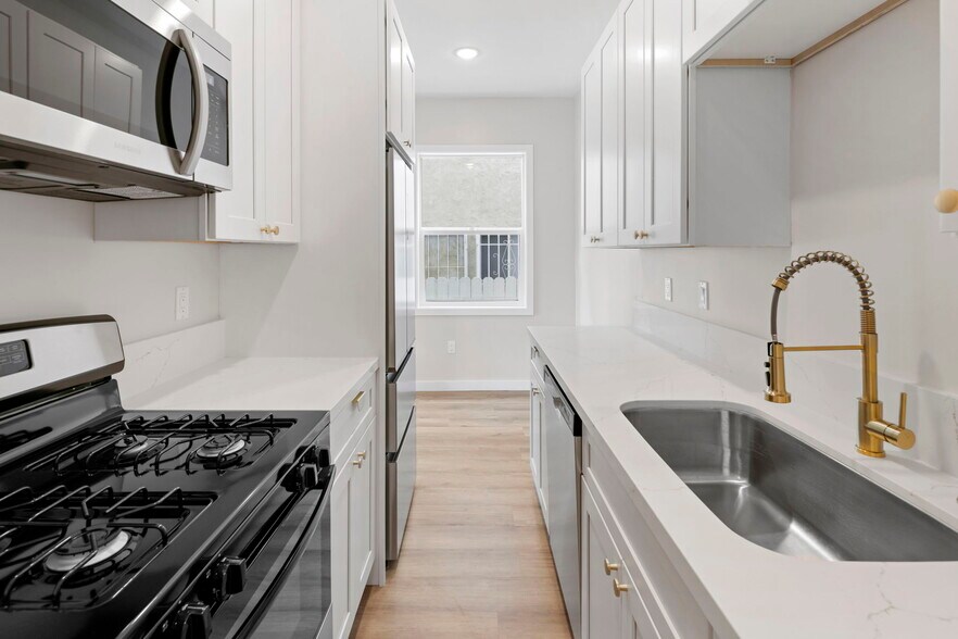 More Photos Of 1827 E 4th St, Long Beach Apartments For Sale