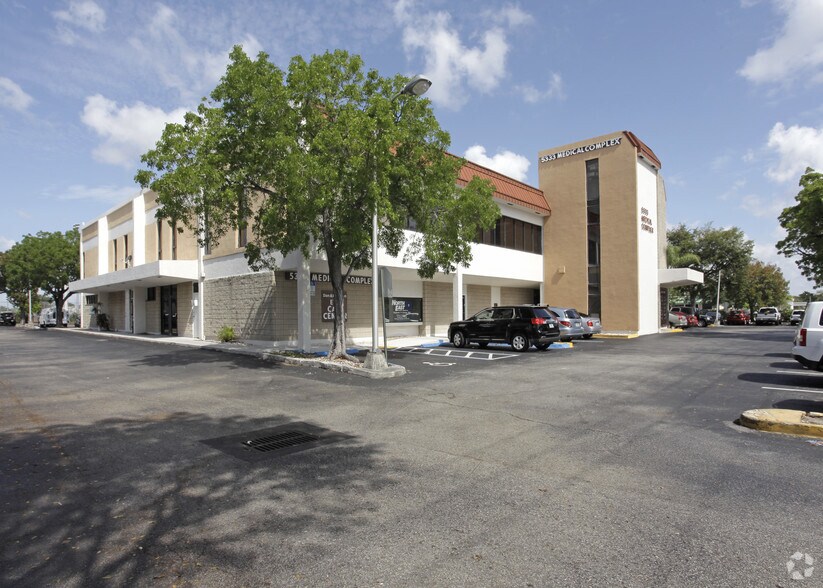 More Photos Of 5333 N Dixie Hwy, Oakland Park Medical For Lease