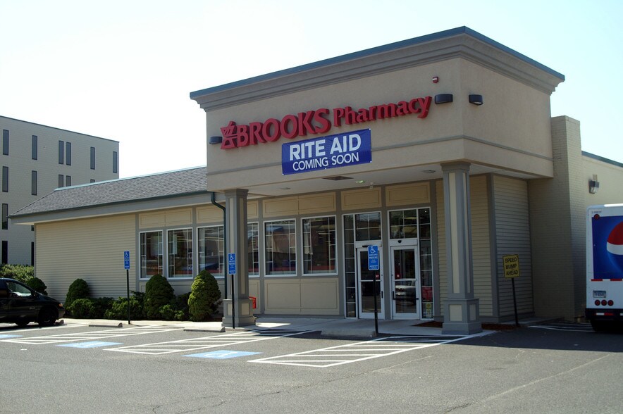 Primary Photo Of 1619 Boston Post Rd, Fairfield Freestanding For Lease
