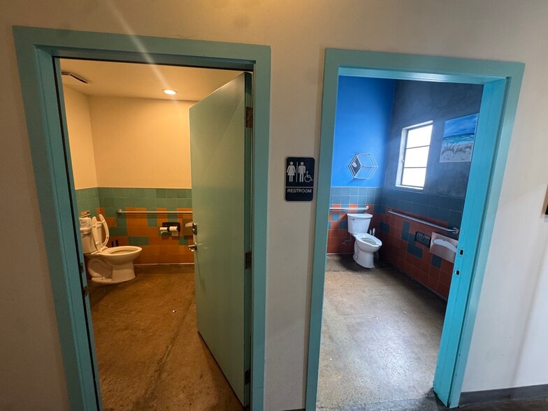 More Photos Of 4845-4847 Newport Ave, San Diego Storefront For Lease
