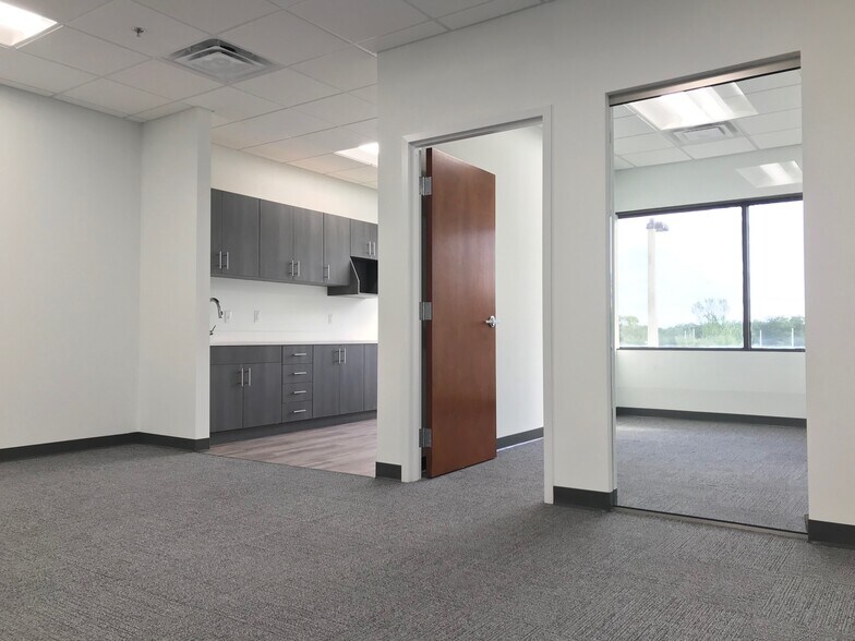 More Photos Of 5900 Lake Ellenor Dr, Orlando Office For Lease