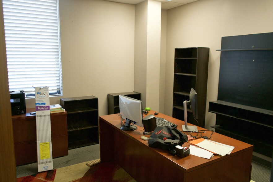 More Photos Of 8717 Humble Westfield Rd, Humble Warehouse For Sale