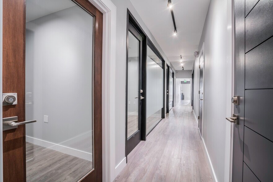 More Photos Of 3809 W Burbank Blvd, Burbank Loft Creative Space For Lease