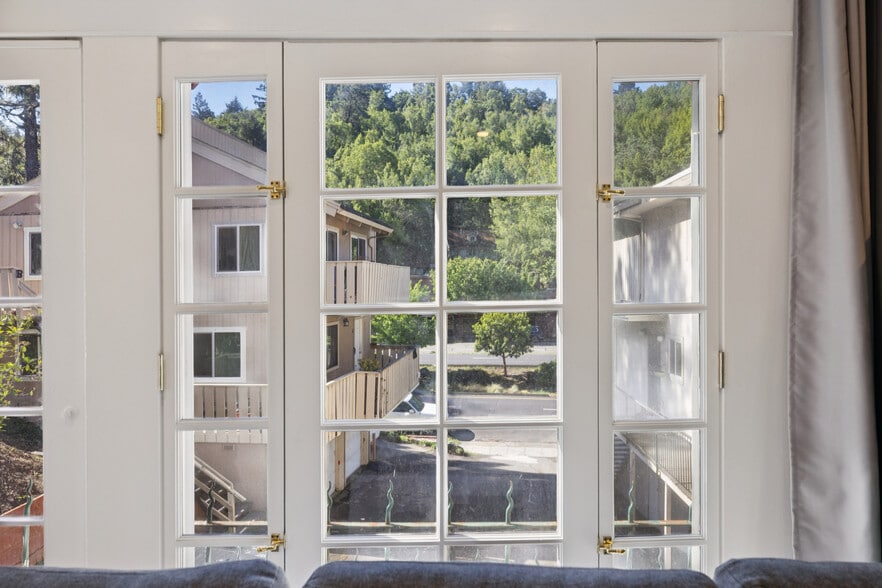 More Photos Of 250 Red Hill Ave, San Anselmo Apartments For Sale