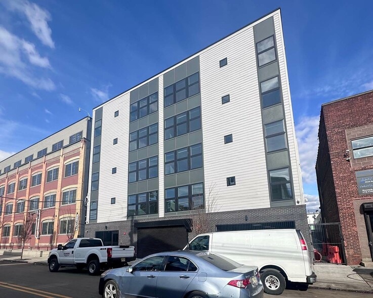 More Photos Of 168 Emmet St, Newark Apartments For Sale